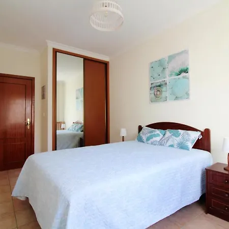 Modern In With Pool, 50 M² *