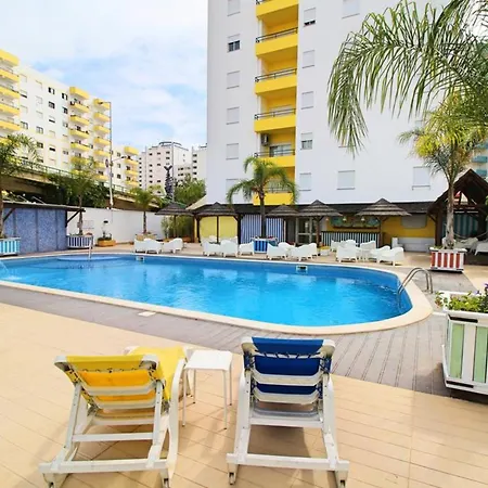 Modern In With Pool, 50 M²